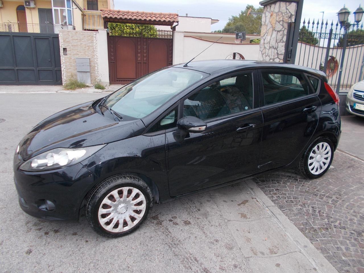 Ford Fiesta 1.4 16V 5p. Bz.- GPL Titanium Bs.