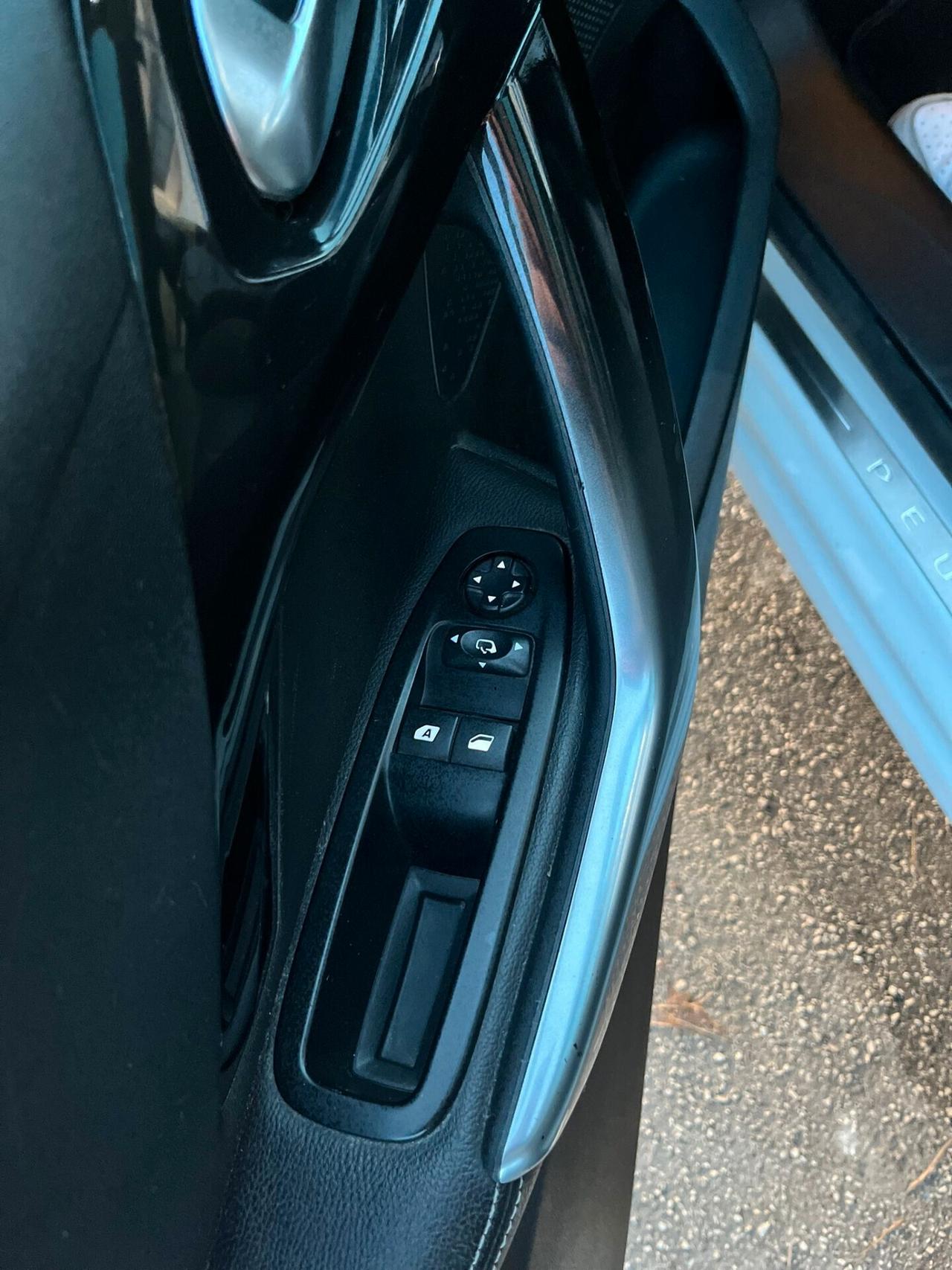 Peugeot 208 1.6 e-HDi Allure UNICO PROPRIETARIO