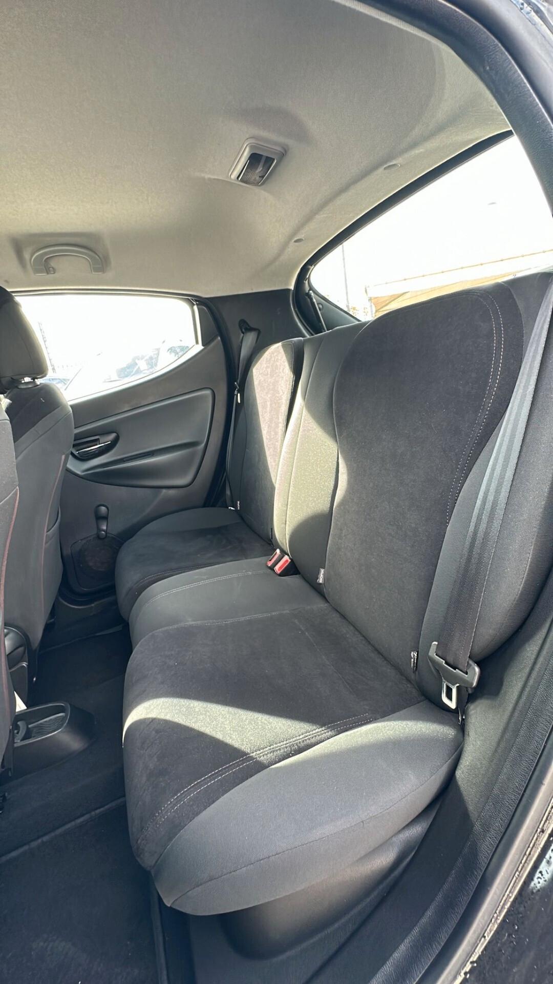 Lancia Ypsilon 1.3 MJT 16V 95 CV 5 porte S&S Silver