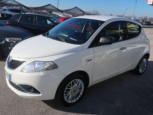 Lancia Ypsilon Ypsilon 1.2 Silver 69cv - Per Neopat.