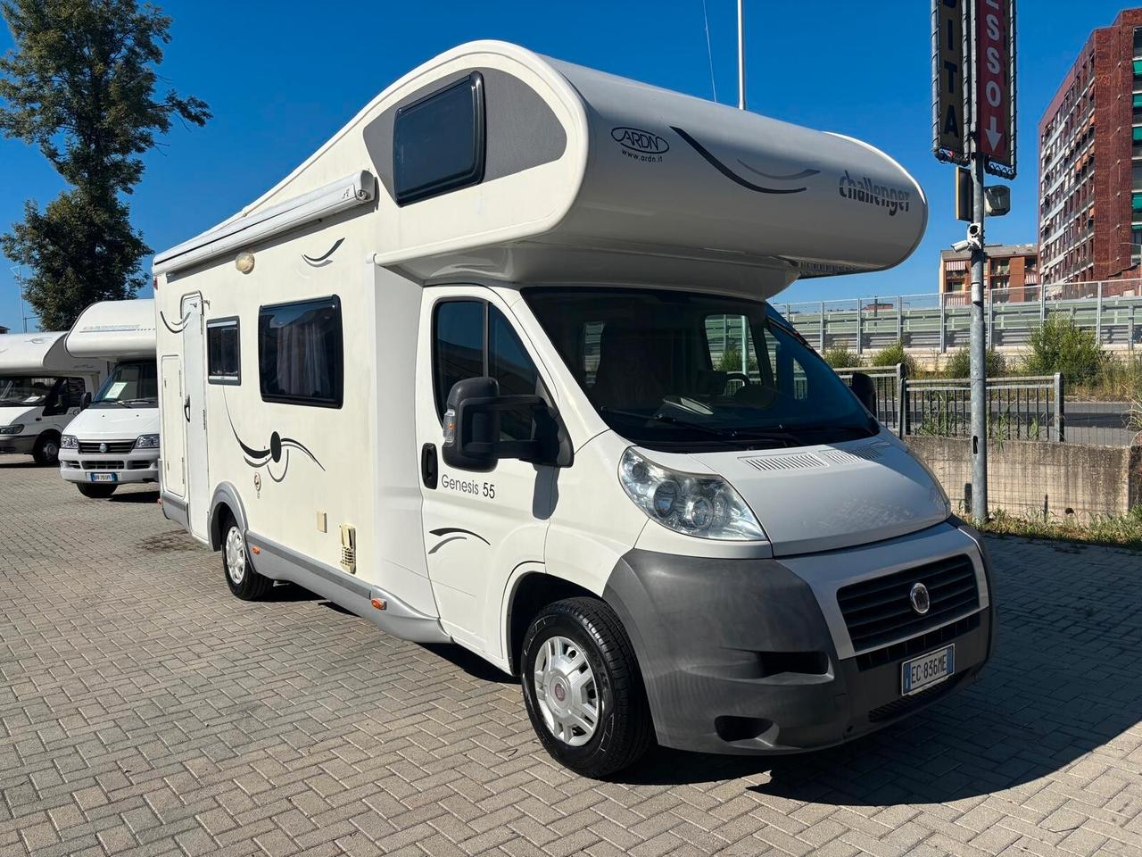 Challenger 55 camper