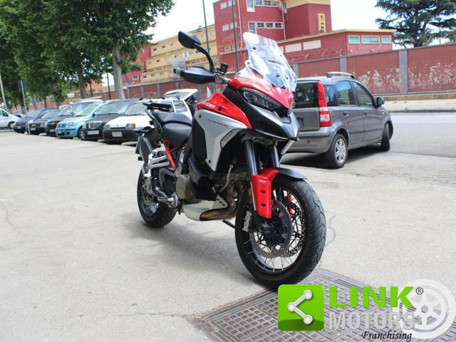 DUCATI Multistrada V4 S .