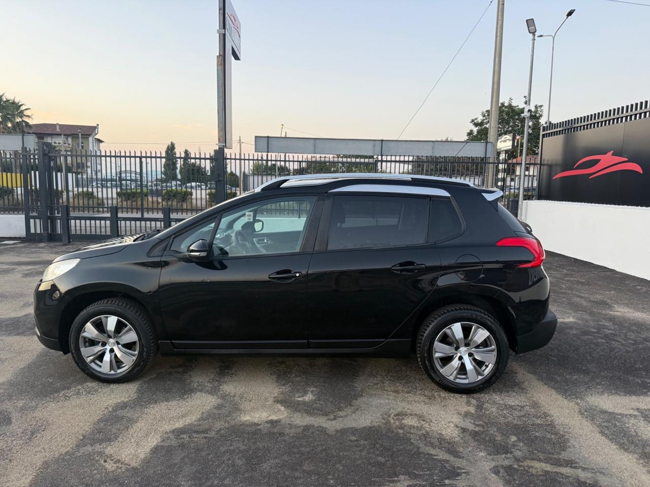 Peugeot 2008 BlueHDi 100 Black Matt
