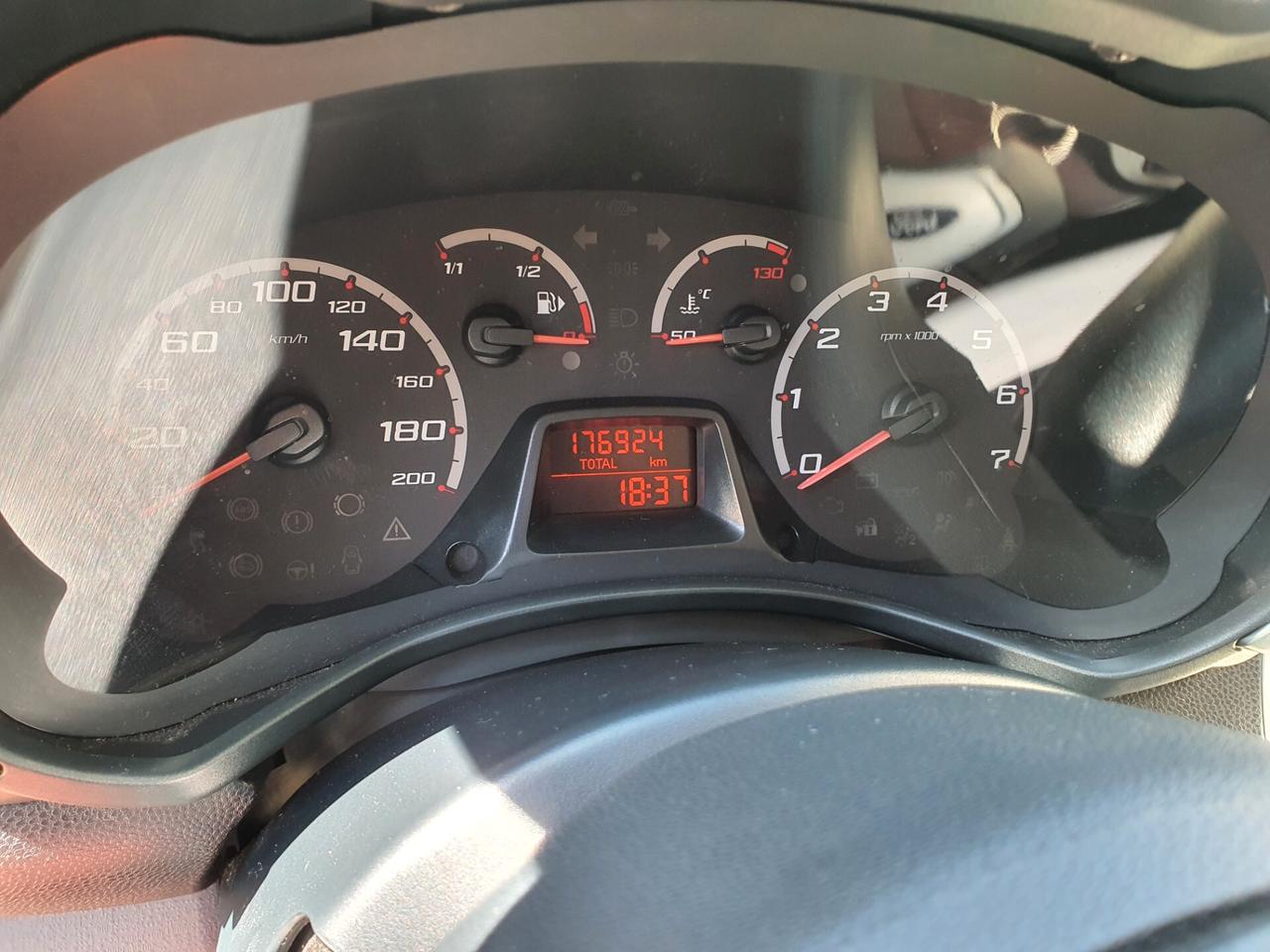 Ford Ka 1200 benzina