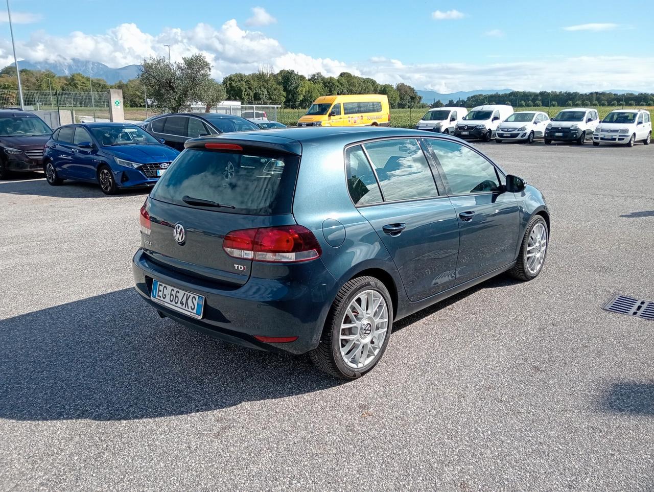 Volkswagen Golf 1.6TDI 5p. Highline