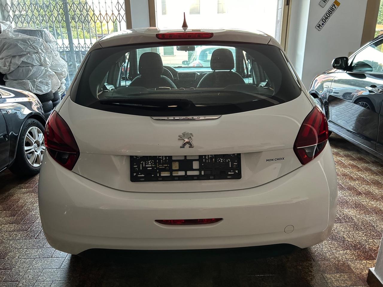 Peugeot 208 PureTech 68 5 porte Access2017!!! Neopatentati