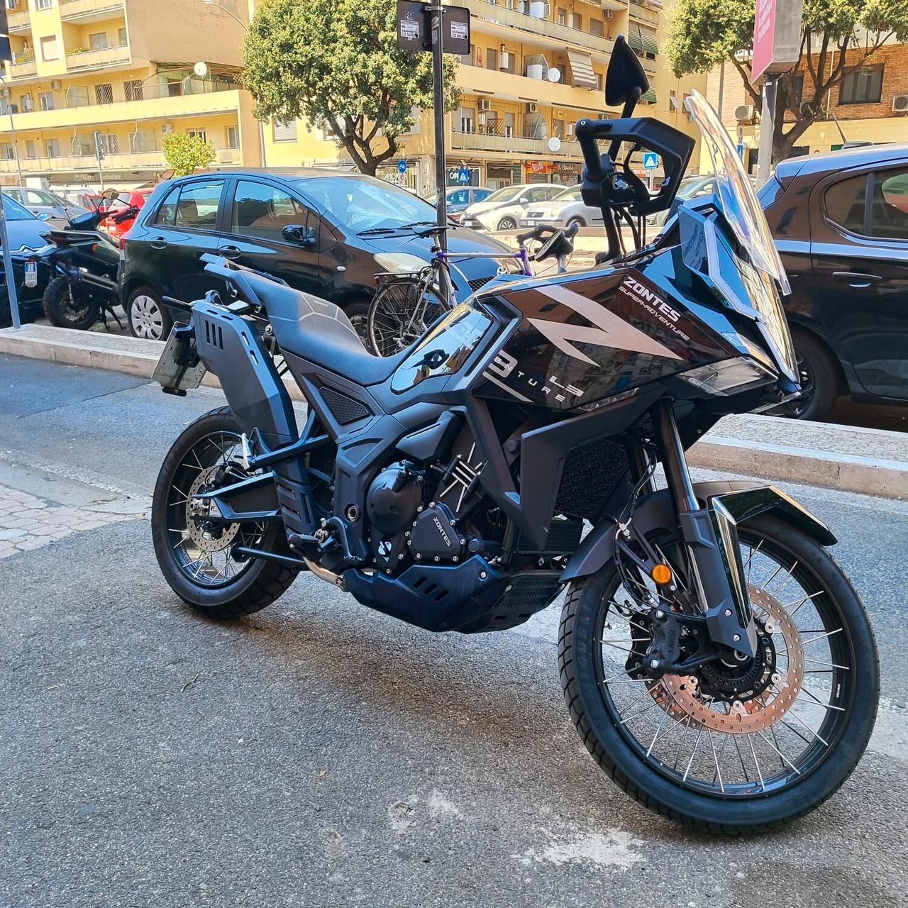 Zontes 703F 2025 – 8.500 km – 95 CV – Pari al nuovo