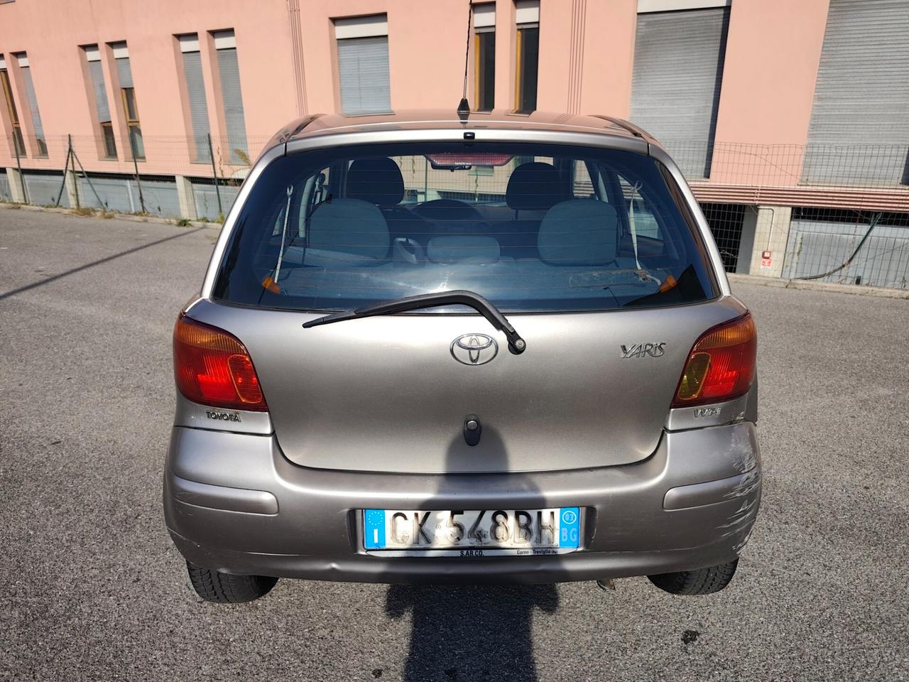 Toyota Yaris 1.0 benz euro 4 16V cat 5 porte Sol