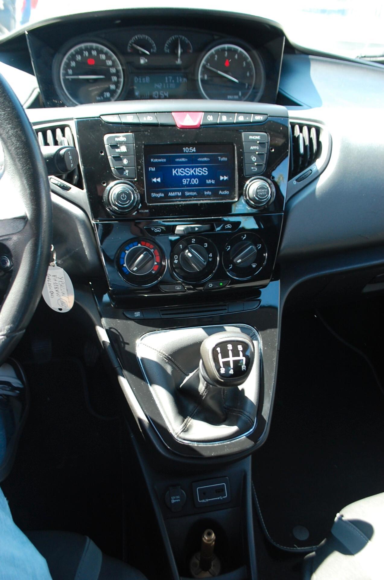 Lancia Ypsilon 1.2 Gold ecochic Gpl 69CV Uff Italy Bluetooth USB