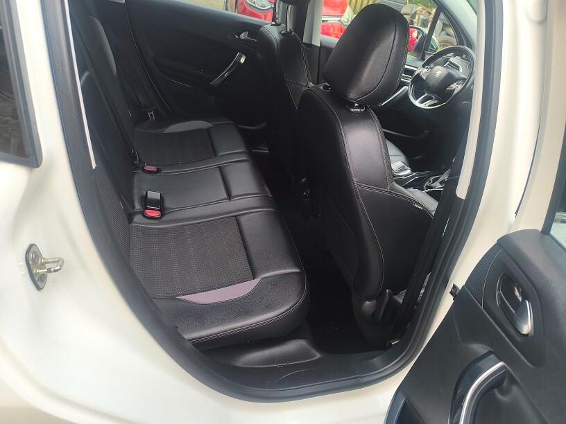 Peugeot 2008 1.6 e-HDi 92 CV Stop&Start Allure