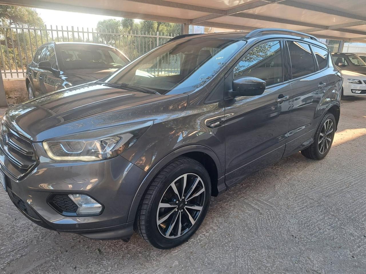 Ford Kuga 1.5 TDCI 120 CV S&S 2WD ST-Line
