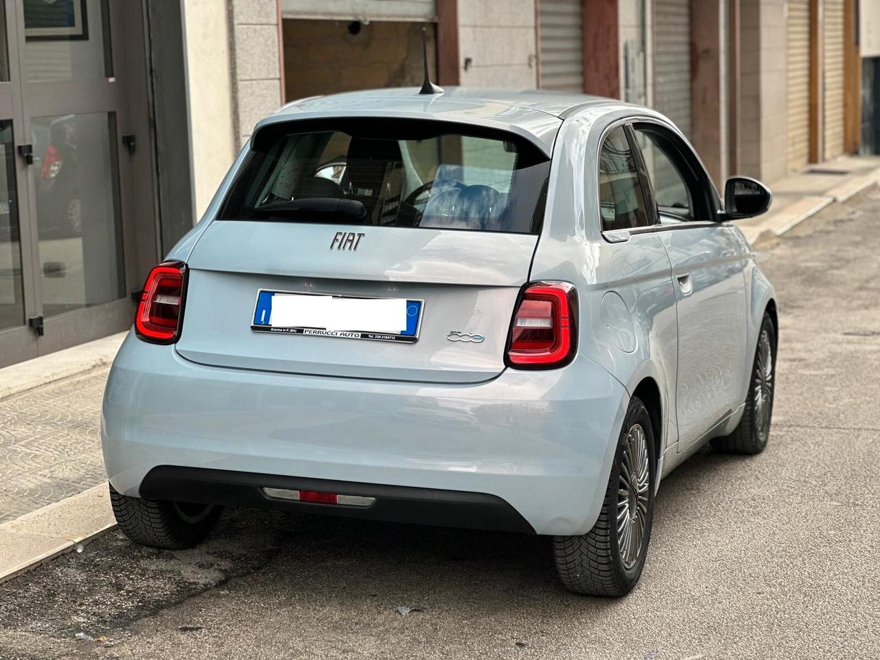 Fiat 500e Berlina 43 kWh La Prima