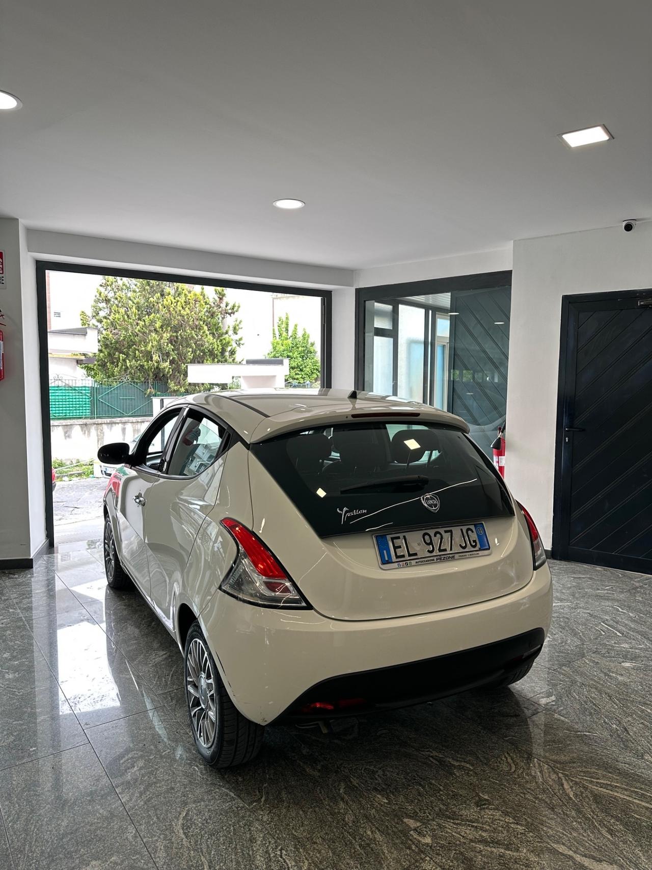 Lancia Ypsilon 1.2 69 CV 5 porte GPL Ecochic Gold