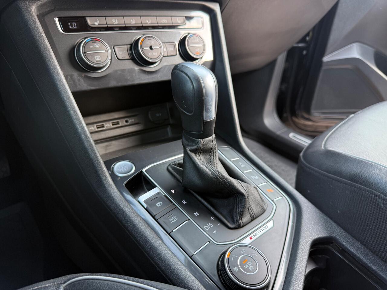 Volkswagen Tiguan Allspace R-LINE 2.0 BiTDI SCR DSG 4MOTION BMT