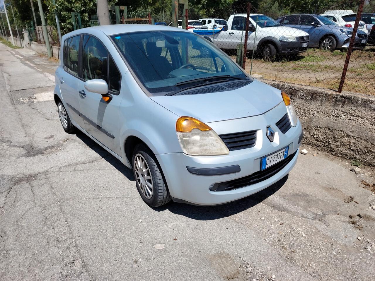 Renault Modus 1.2 16V Luxe Privilège GPL