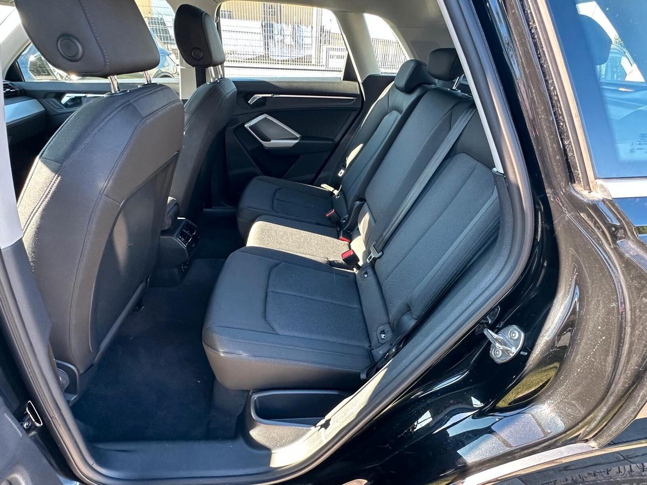 Audi Q3 2.0 TDI 150CV S tronic 200 SPORT-FARI FULL LED