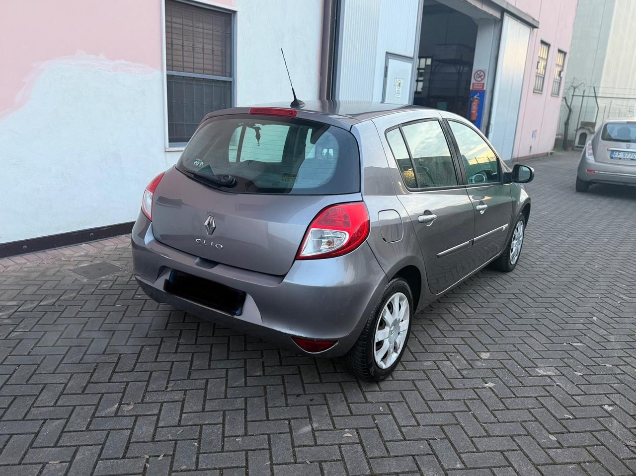 Renault Clio 1.2 16V 5 porte GPL Dynamique