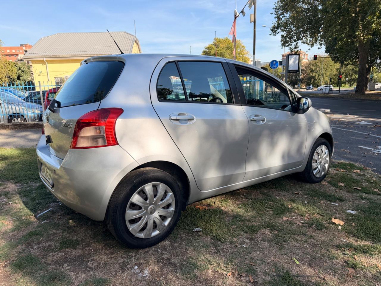 Toyota Yaris 1.3 Benz 5 porte Sol *OK NEO PATENTATI*