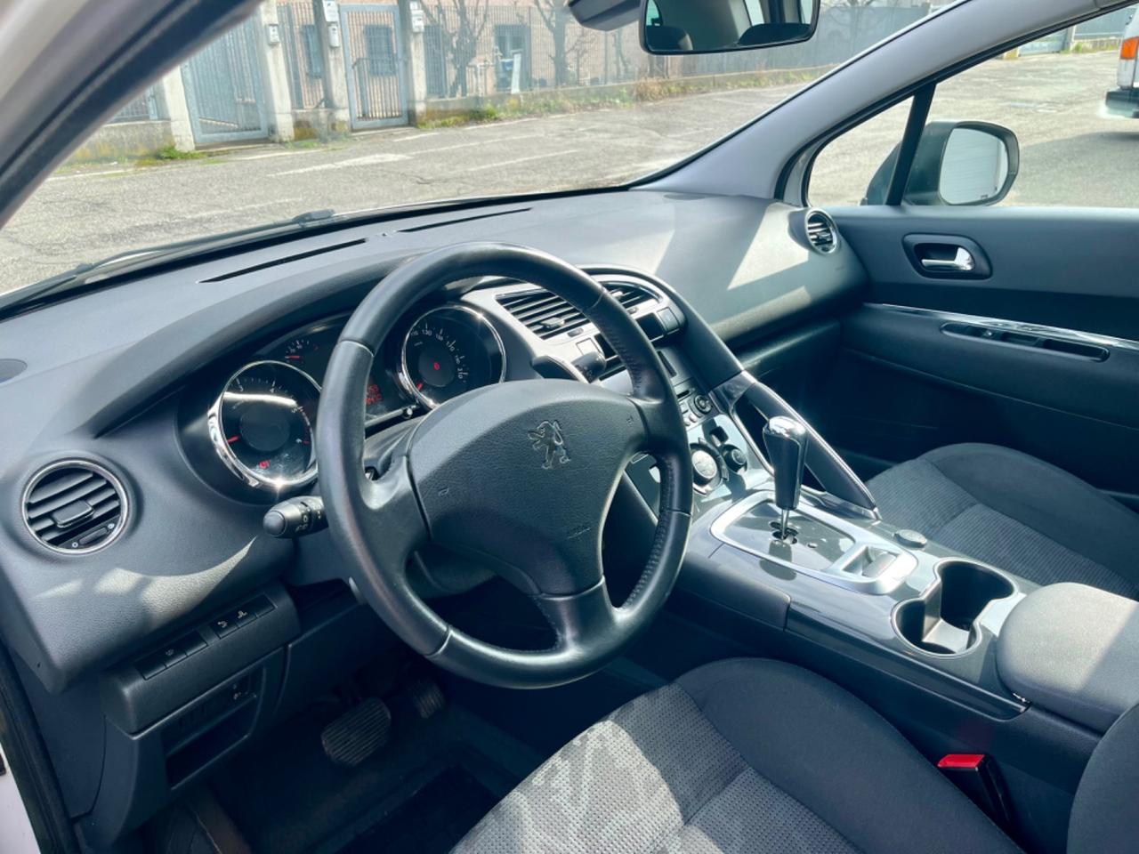 Peugeot 3008 1.6hdi 2012 118.000km cambio robotizzato perfetta