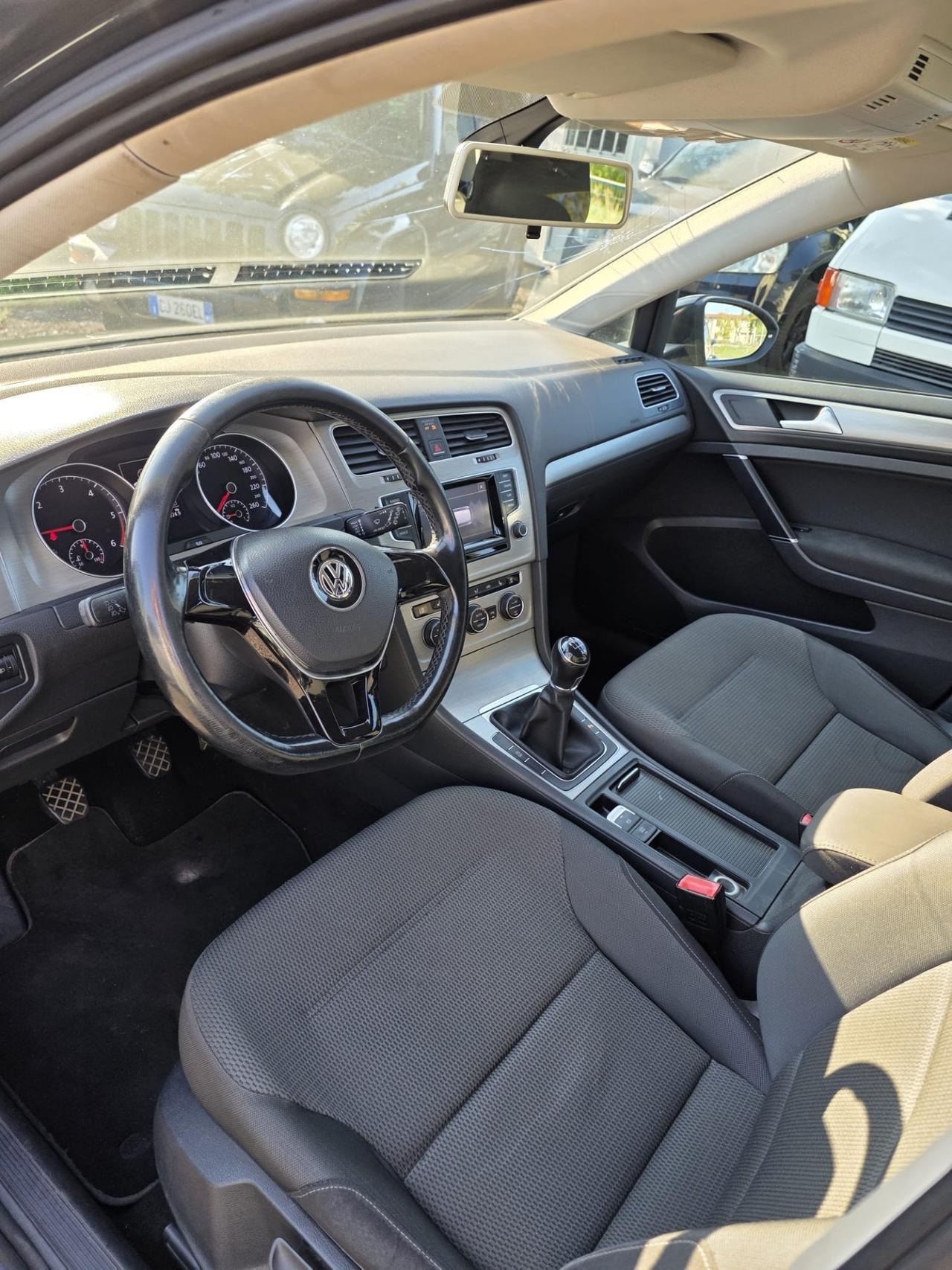 Volkswagen Golf 1.6 TDI. Comfortline 2015