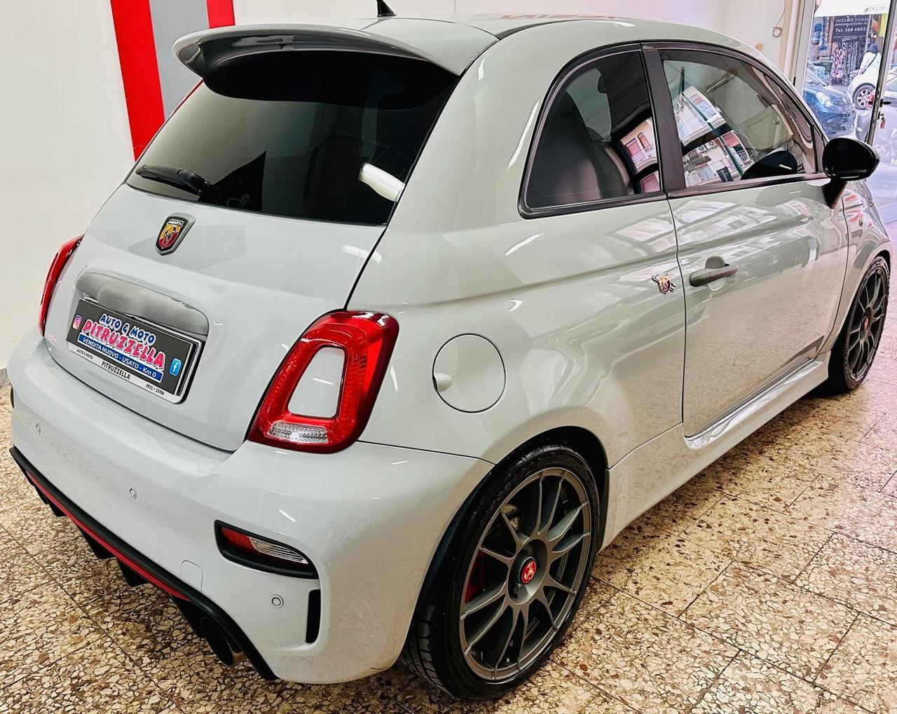 Abarth 500 1.4 Turbo T-Jet 135CV**