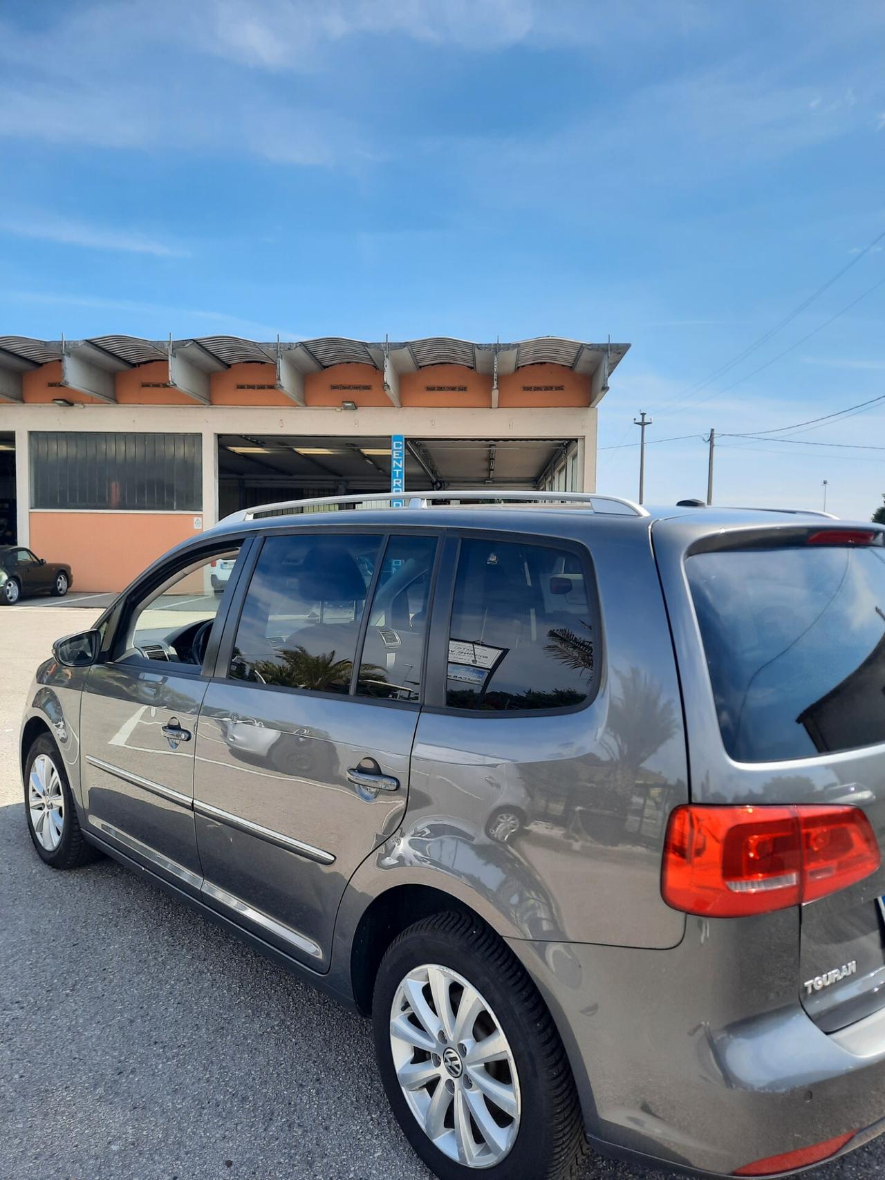 Volkswagen Touran 2.0 TDI 140 CV 7 POSTÌ