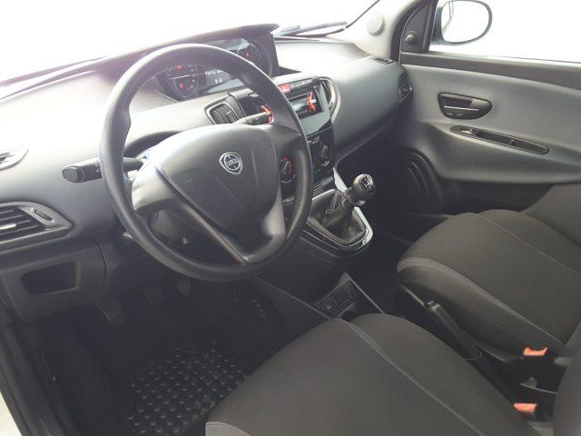 LANCIA Ypsilon 1.2 69cv 5 porte Silver *solo 52.800 Km*