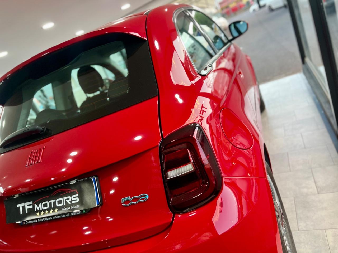 Fiat 500E elettrica “RED” SOLO 9.000 KM