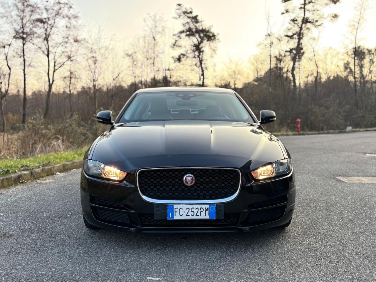 Jaguar XE 2.0 D Turbo Portfolio