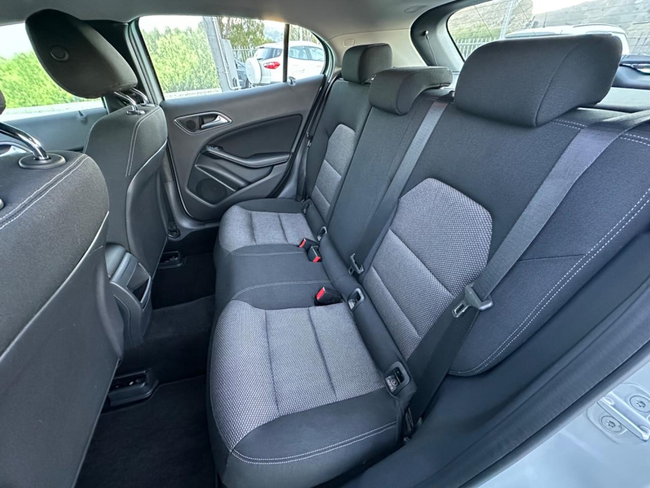 Mercedes-Benz GLA 180 CDI 110cv Executive 2015
