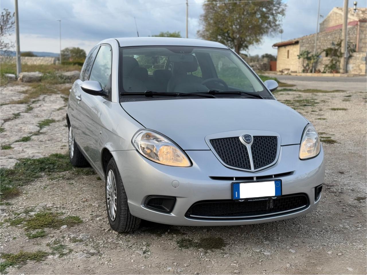 Lancia Ypsilon 1.3 MJT 75 CV