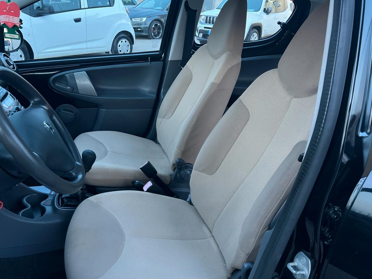 Peugeot 107 1.0 5p. Sweet Years TAGLIANDATA