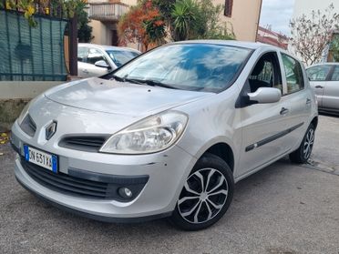 Renault Clio 1.2 16V 5 porte Le Iene