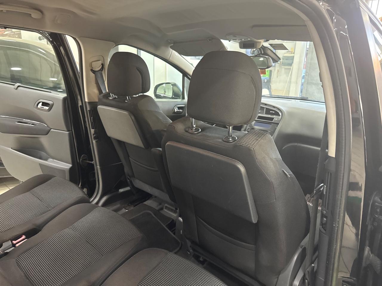Peugeot 5008 1.6 hdi 2012 7 posti nuova