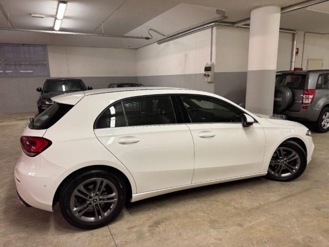 MERCEDES-BENZ A 180 d Automatic Premium