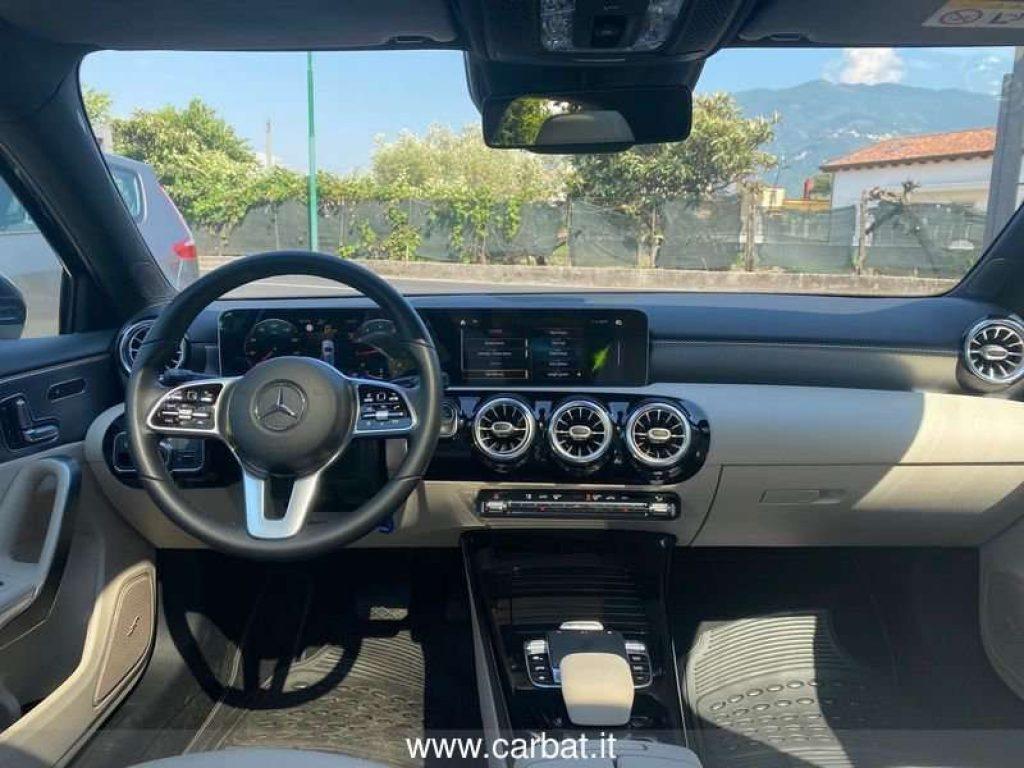 Mercedes-Benz A 180 A 180 Automatic Premium +
