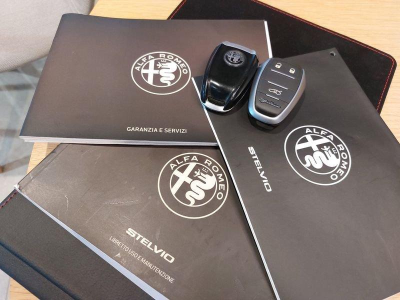 Alfa Romeo Stelvio 2.2 Turbodiesel 160 CV AT8 RWD Sport-Tech