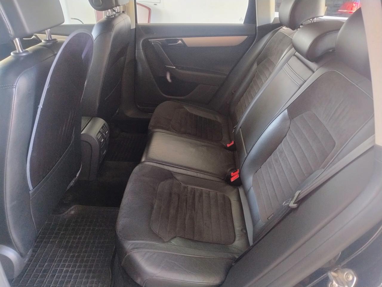Volkswagen Passat Var. 2.0 TDI Highline BlueM.Tech.
