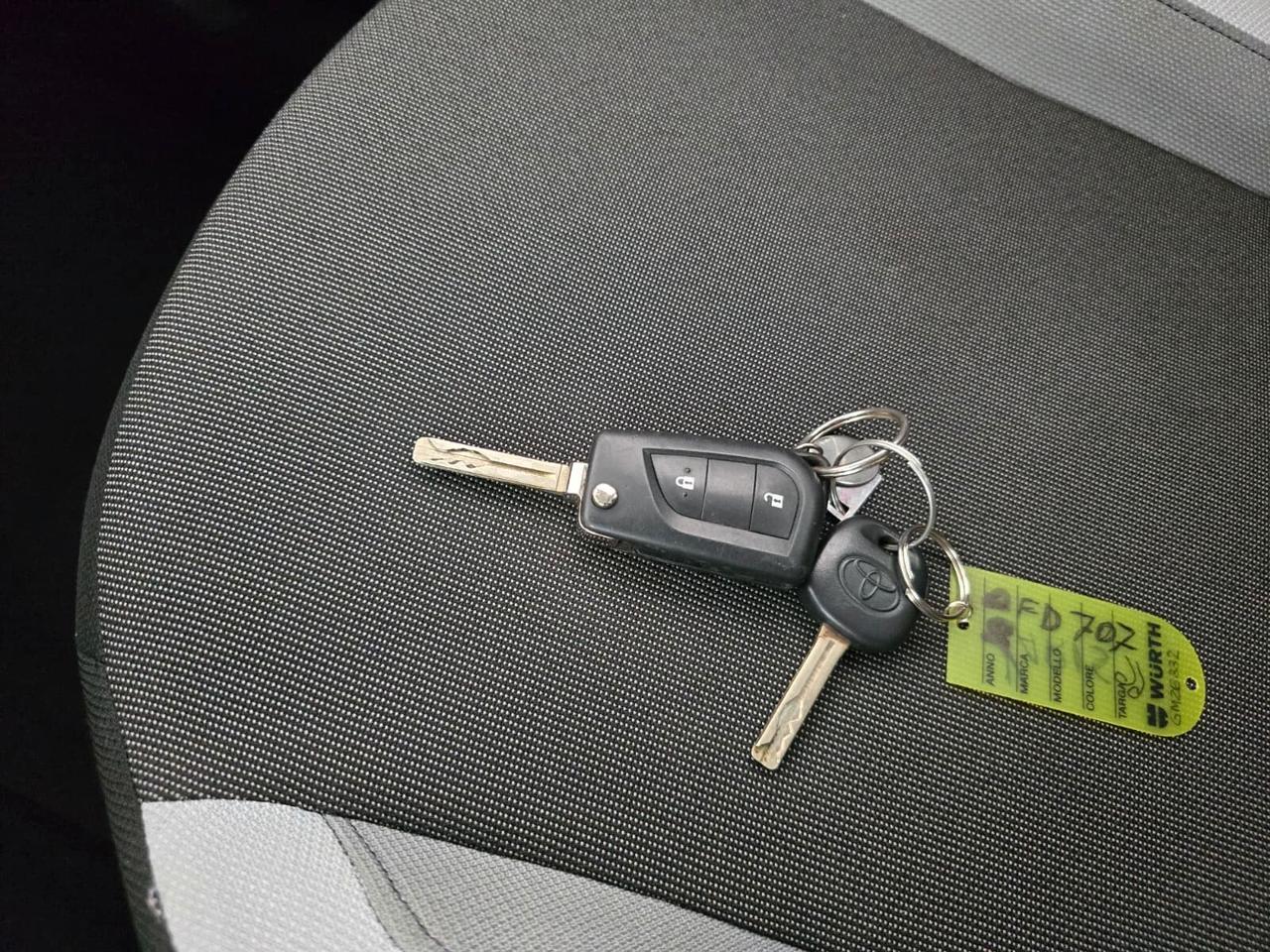 Toyota Aygo 1.0 VVT-i 69 CV 5 porte x-play
