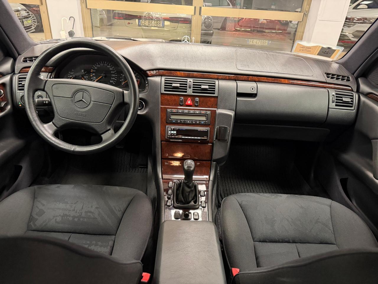 Mercedes-benz E 200 cat Elegance