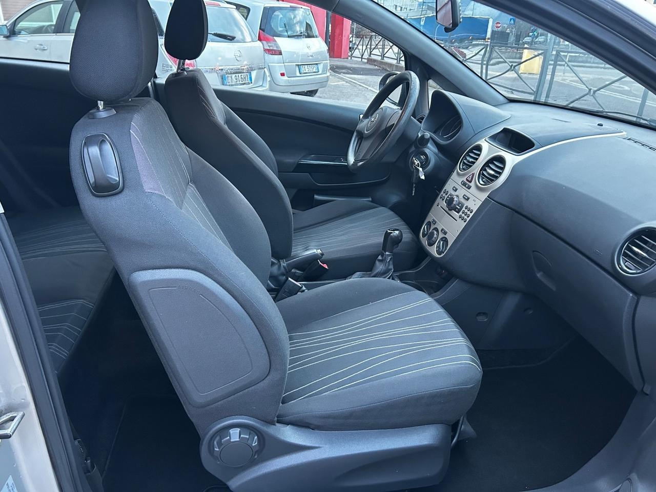 Opel Corsa 1.2 3 porte Sport