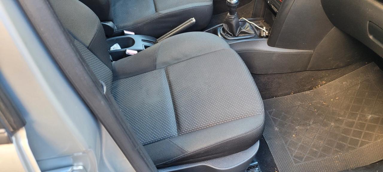 Peugeot 207 1.4 HDi 70CV 5p. Active