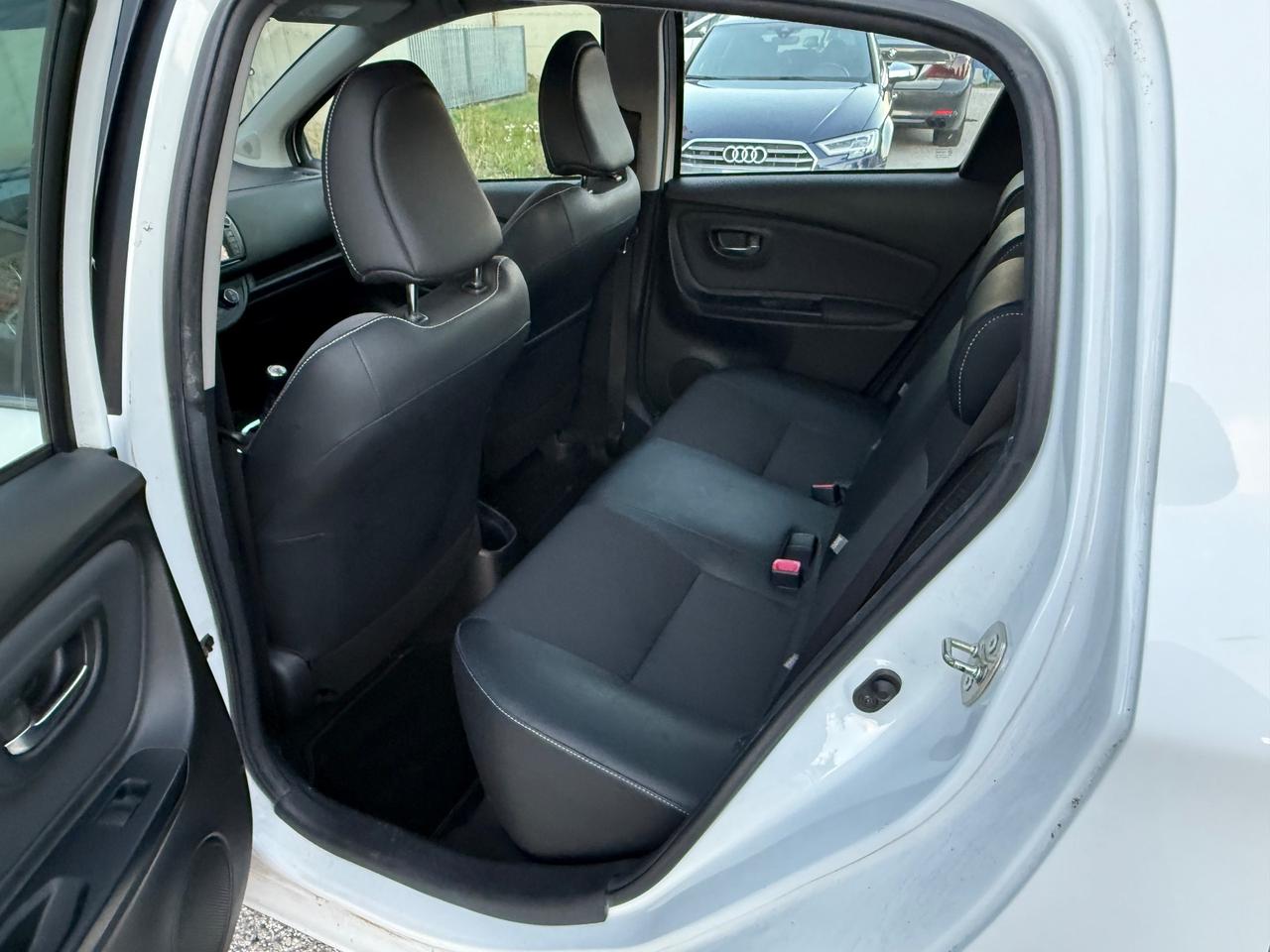 Toyota Yaris 1.0 5 porte Active