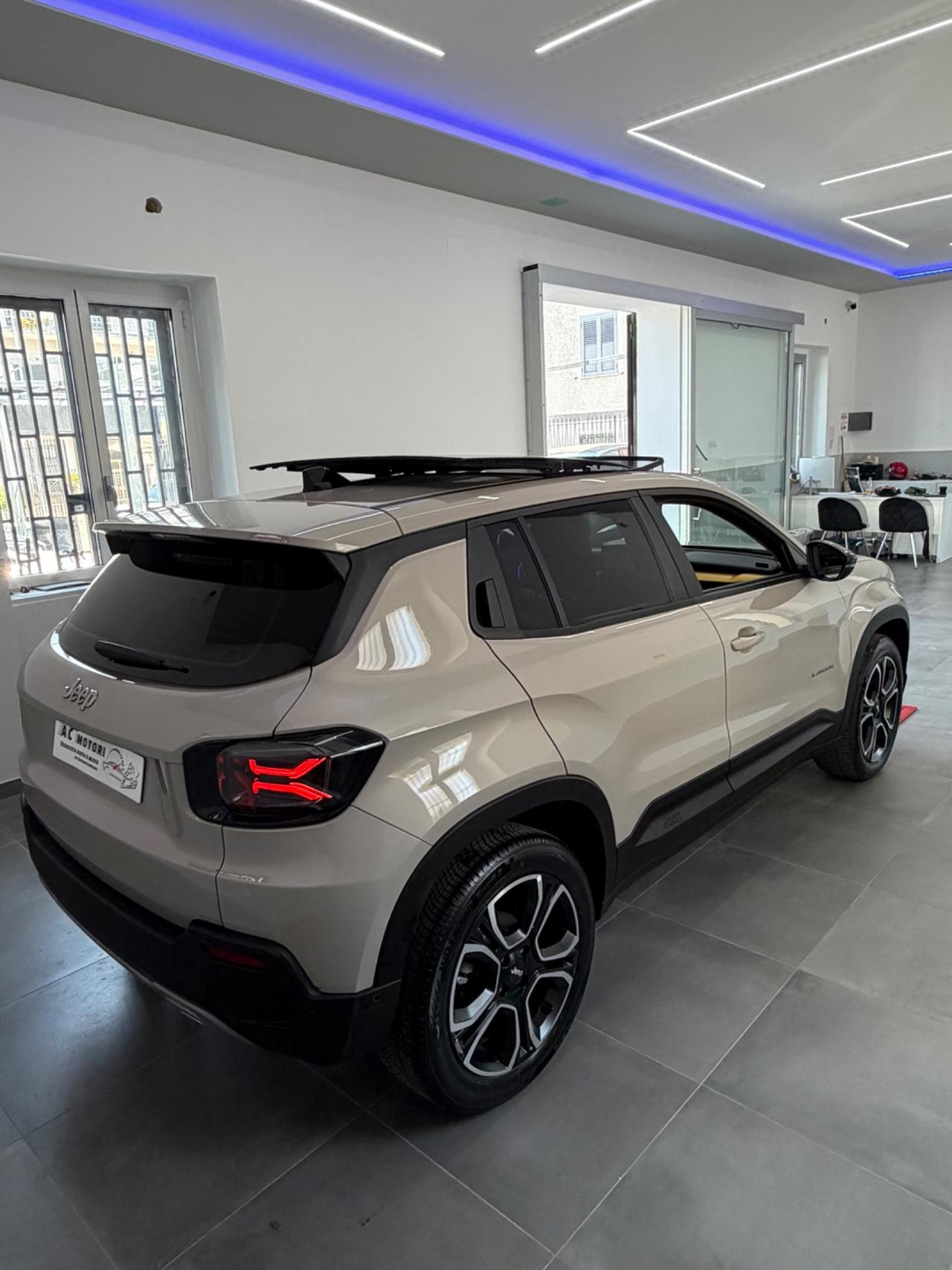 Jeep Avenger 1.2 Turbo 100 CV MHEV Summit