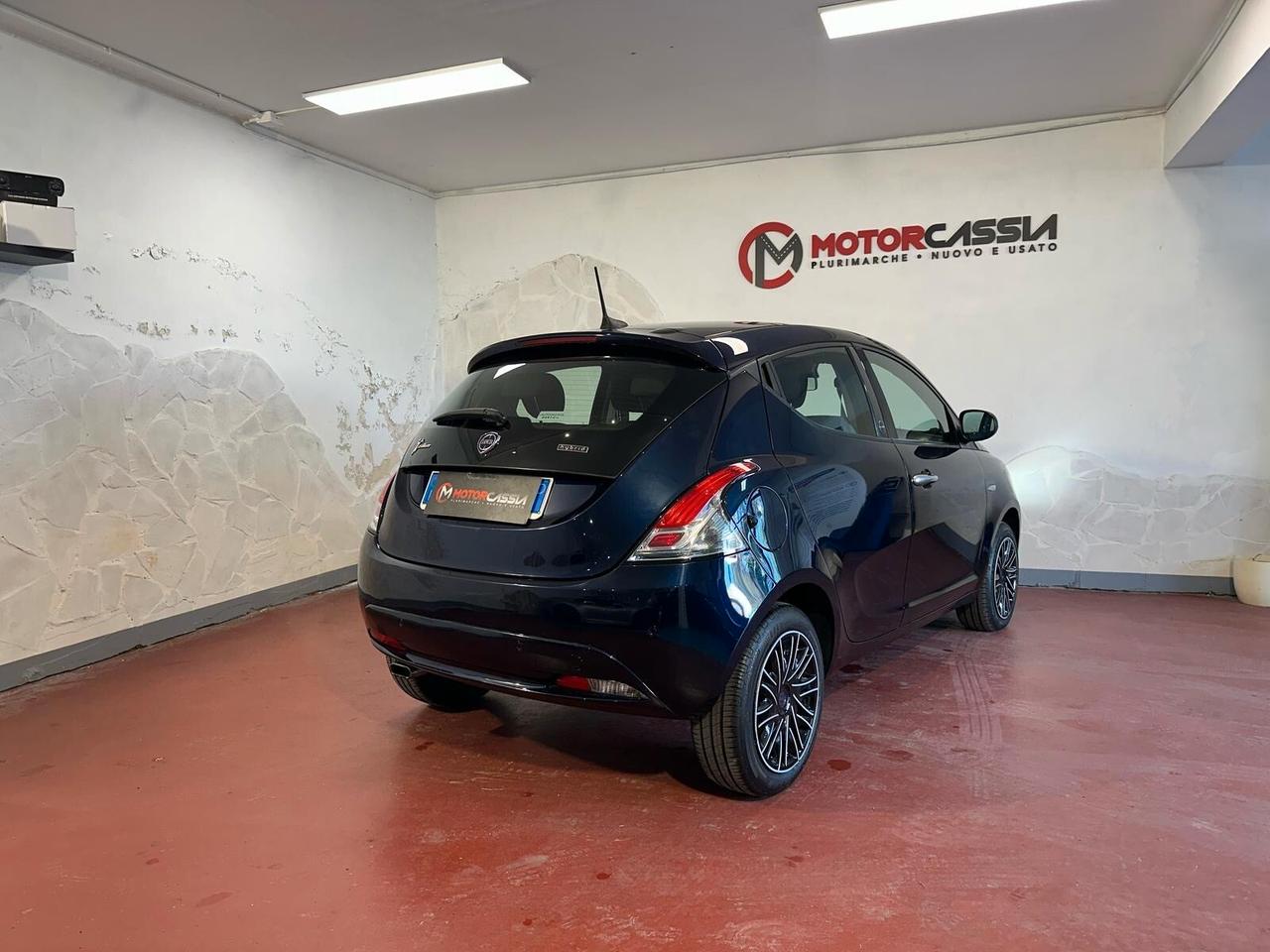 Lancia Ypsilon 1.0 FireFly 5 porte S&S Hybrid Ecochic Gold