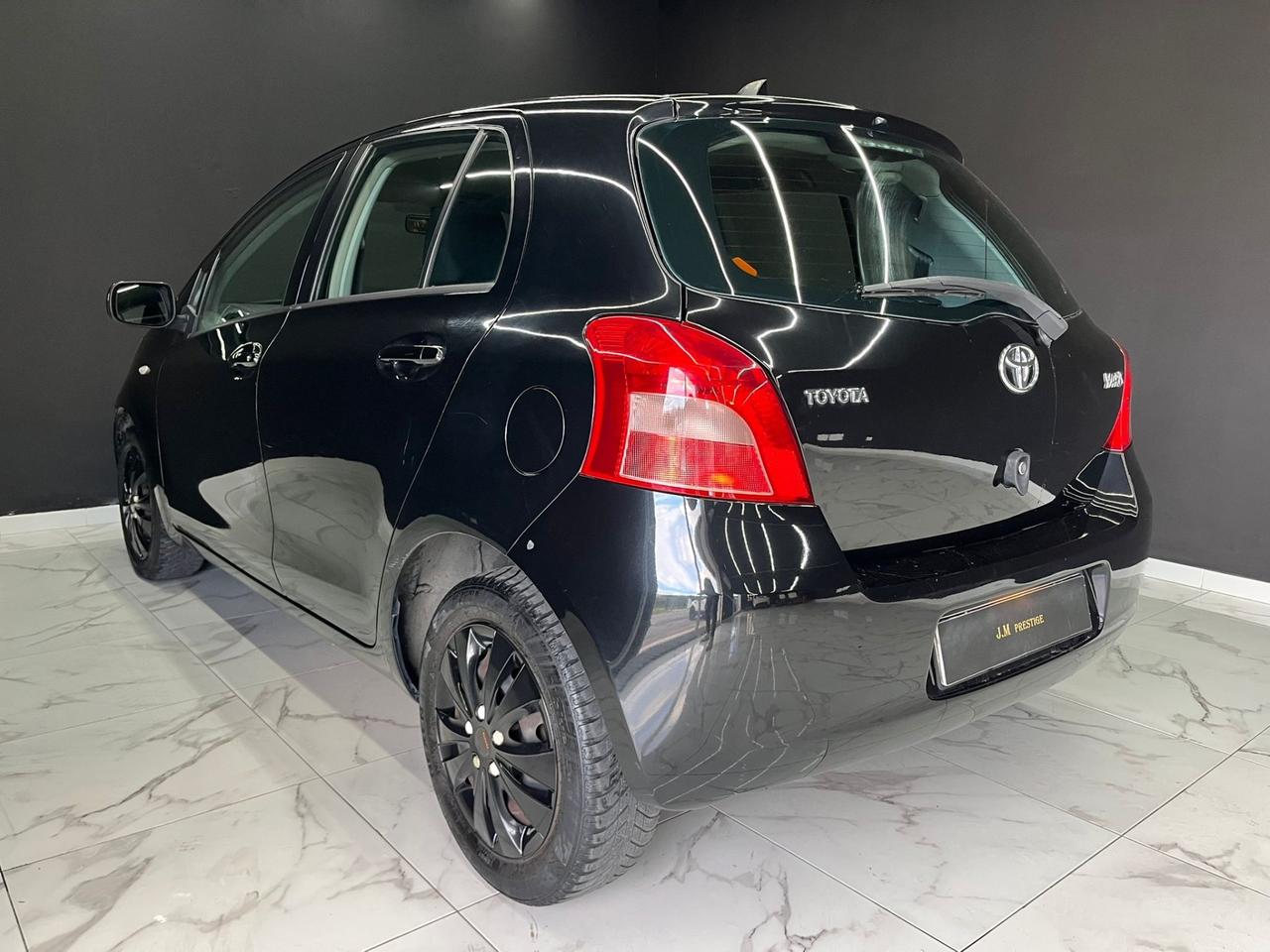 Toyota Yaris 1.3 5 porte Navi OK NEOPATENTATI