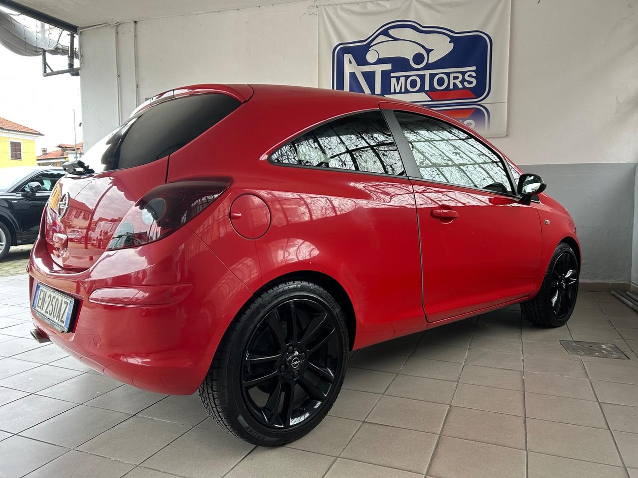 Opel Corsa 1.4 16V 3 porte b-color