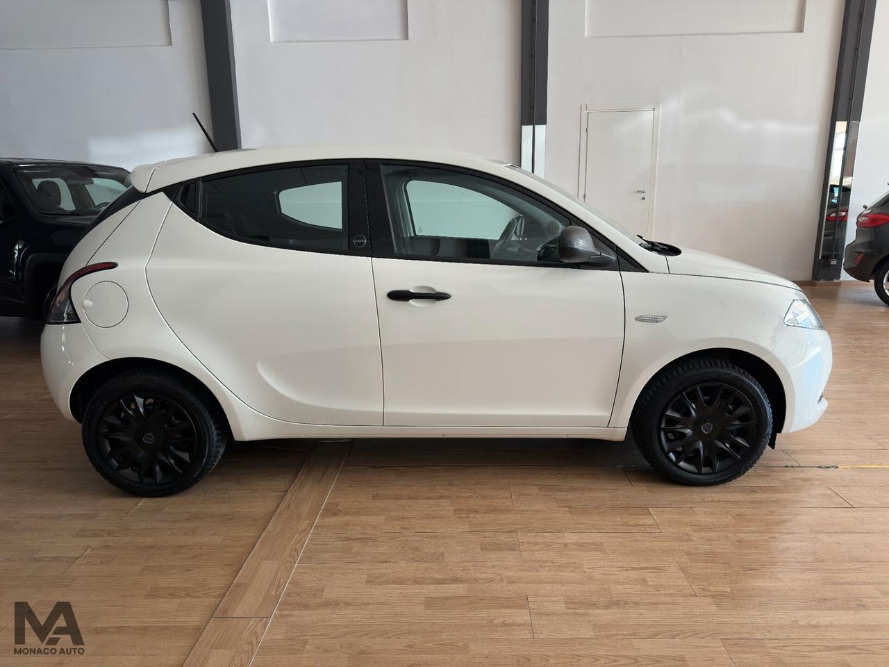 Lancia Ypsilon 1.0 FireFly Hybrid 70CV 2020