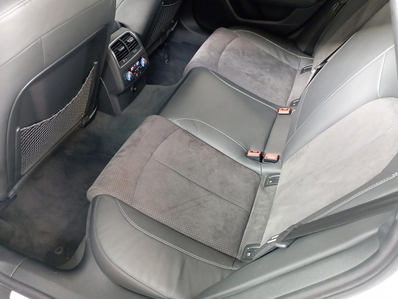 Audi A6 Avant 3.0 TDI quattro S tronic S-LINE