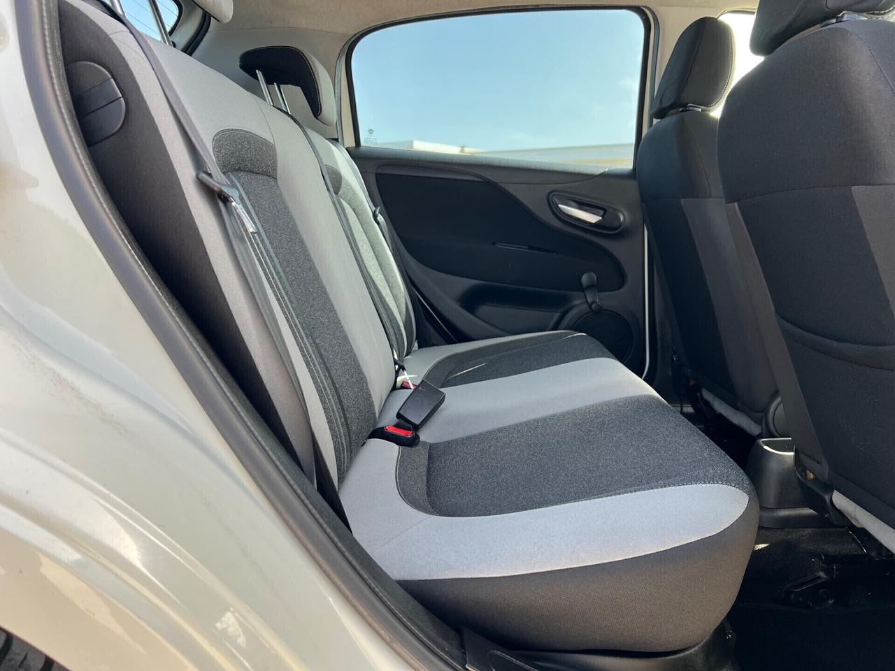 Fiat Punto 5p. 1.3 MJT 75 CV Lounge. - 2012